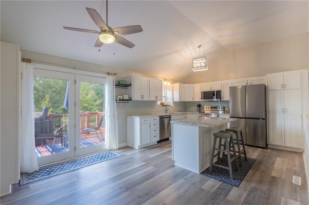 128 SW Tess Court — photo 8