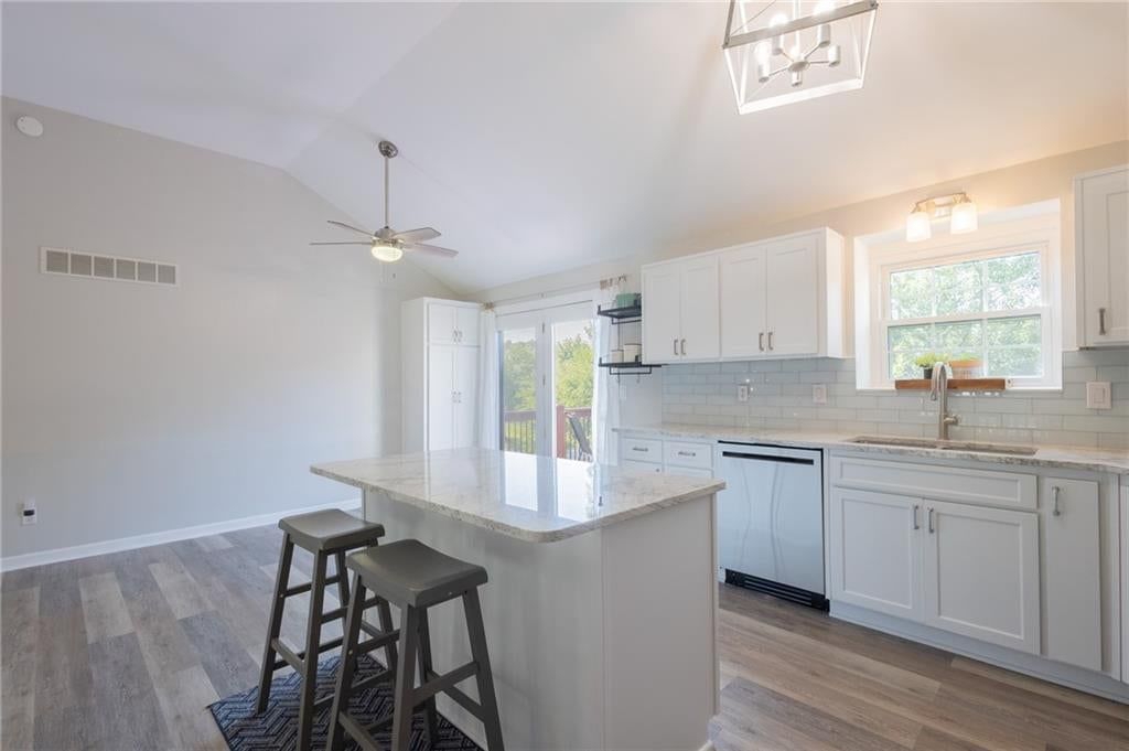 128 SW Tess Court — photo 9