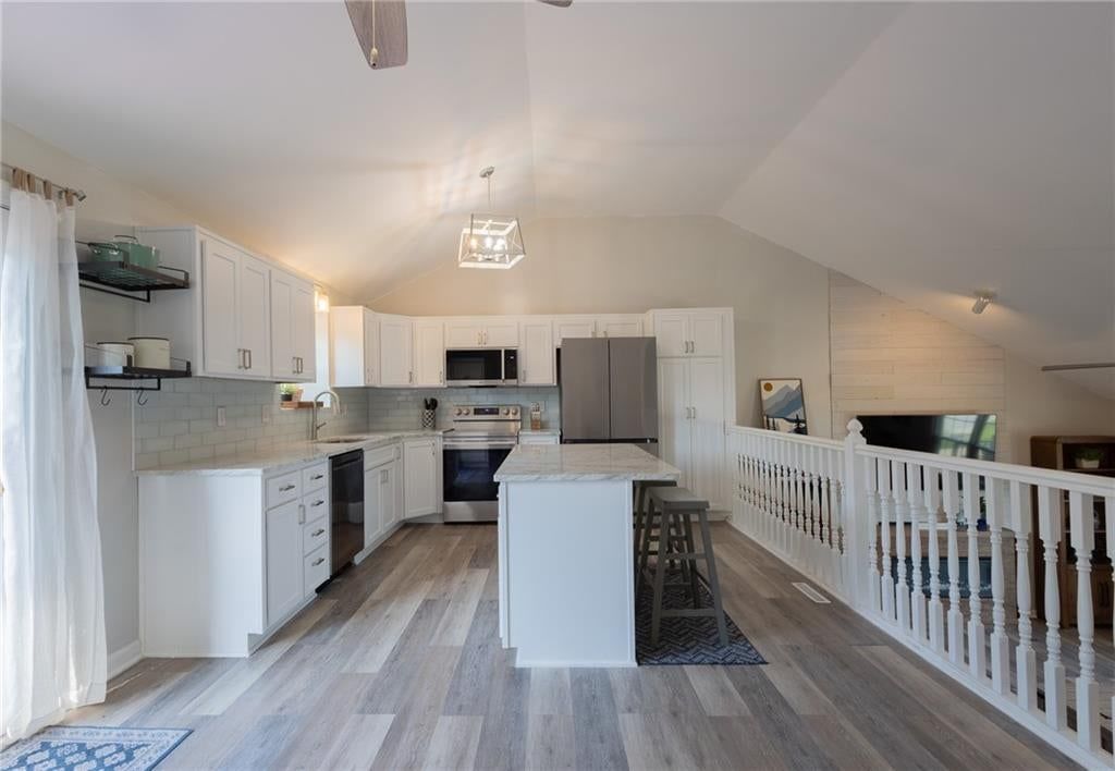 128 SW Tess Court — photo 10
