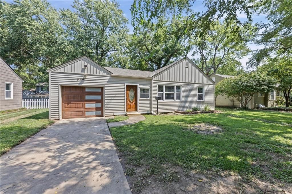 5441 Cedar Street, Roeland Park, KS: listing photo 3