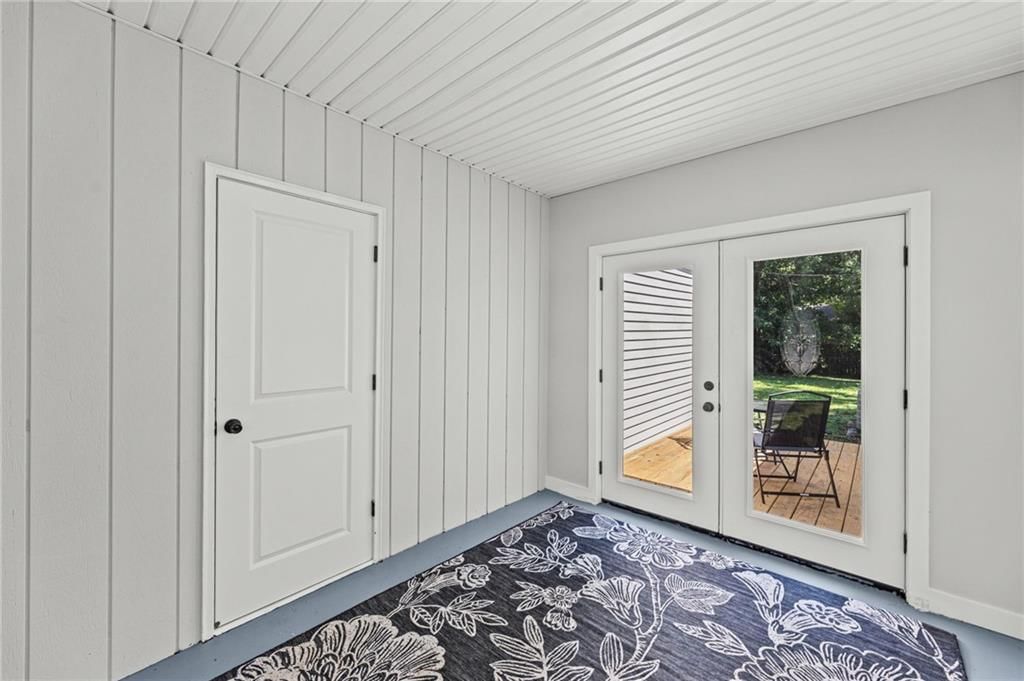 Photo 5 of 46 - 5441 Cedar Street, Roeland Park, KS 66205
