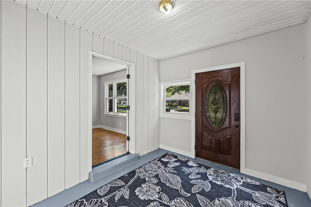 Photo 6 of 46 - 5441 Cedar Street, Roeland Park, KS 66205