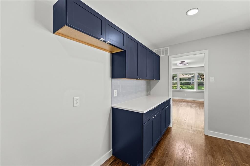 Photo 12 of 46 - 5441 Cedar Street, Roeland Park, KS 66205
