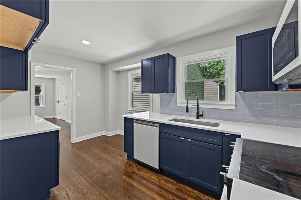 Photo 13 of 46 - 5441 Cedar Street, Roeland Park, KS 66205