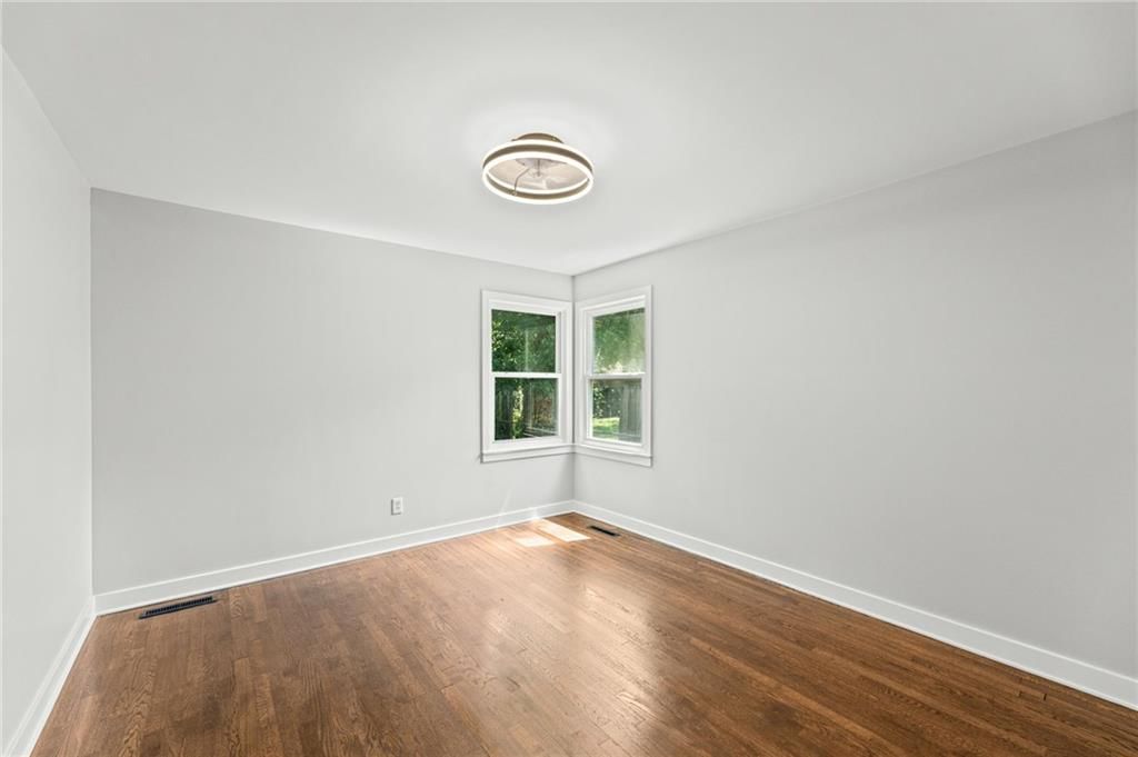 Photo 18 of 46 - 5441 Cedar Street, Roeland Park, KS 66205