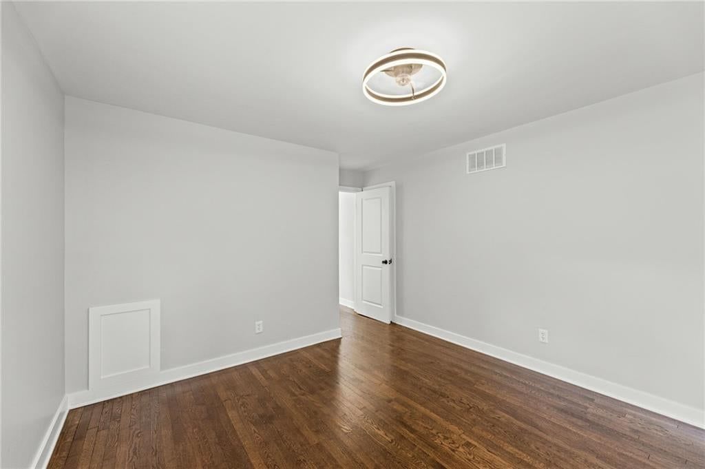 Photo 21 of 46 - 5441 Cedar Street, Roeland Park, KS 66205