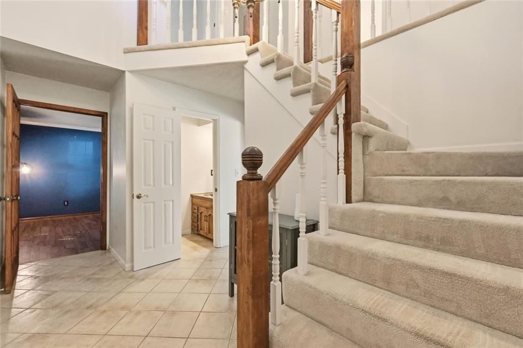 Photo 5 of 63 - 6112 N Strathbury Avenue, Kansas City, MO 64151