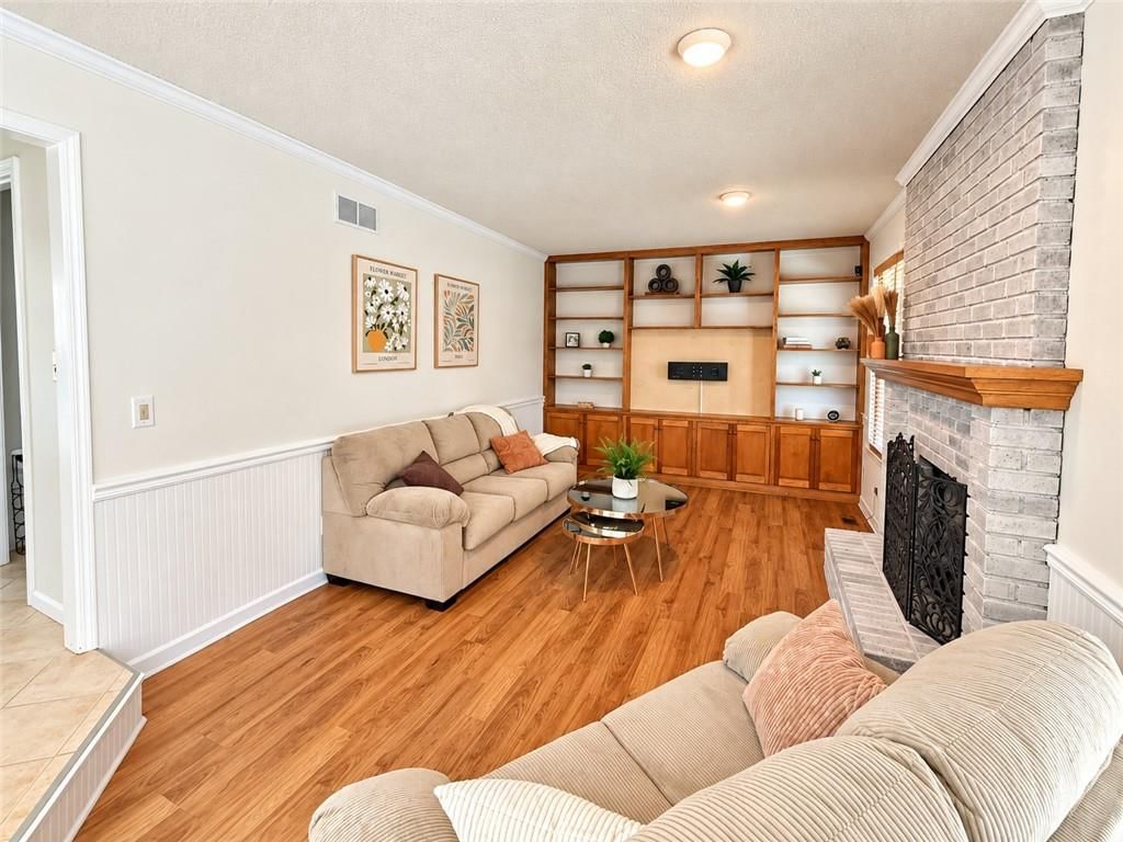 Photo 7 of 63 - 6112 N Strathbury Avenue, Kansas City, MO 64151