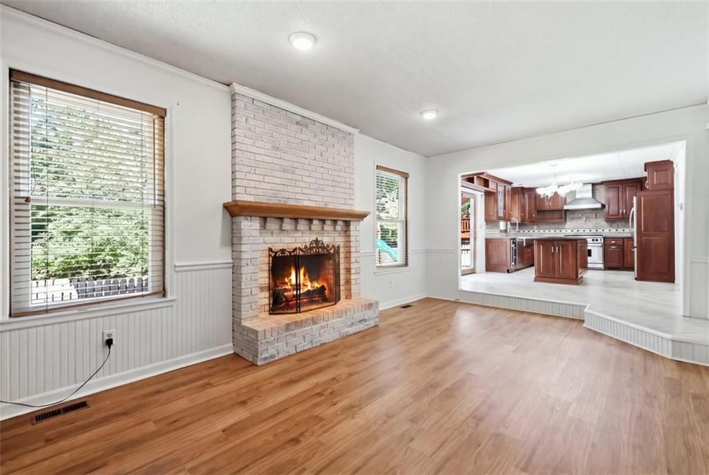Photo 9 of 63 - 6112 N Strathbury Avenue, Kansas City, MO 64151