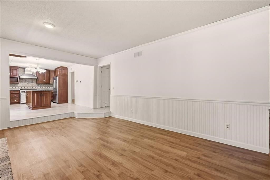 Photo 13 of 63 - 6112 N Strathbury Avenue, Kansas City, MO 64151