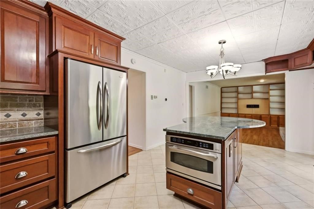 Photo 17 of 63 - 6112 N Strathbury Avenue, Kansas City, MO 64151