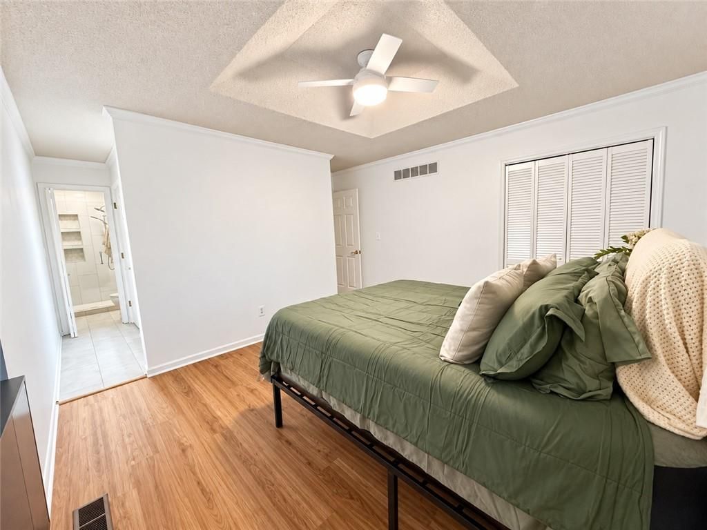 Photo 32 of 63 - 6112 N Strathbury Avenue, Kansas City, MO 64151