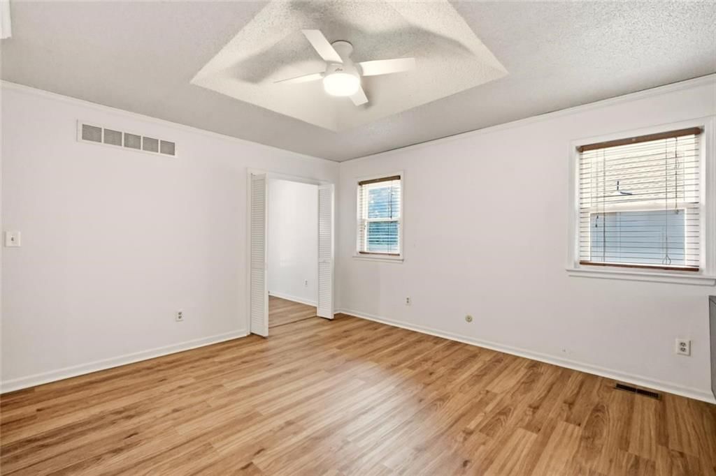 Photo 36 of 63 - 6112 N Strathbury Avenue, Kansas City, MO 64151