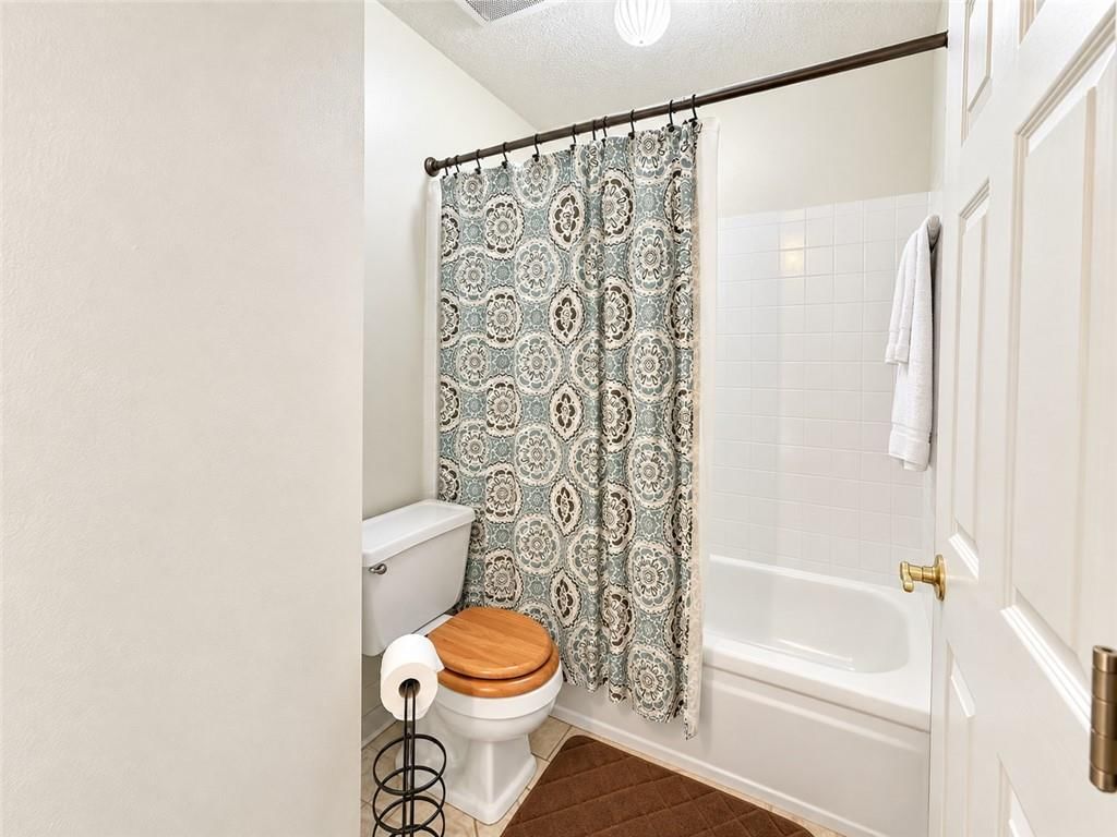 Photo 44 of 63 - 6112 N Strathbury Avenue, Kansas City, MO 64151