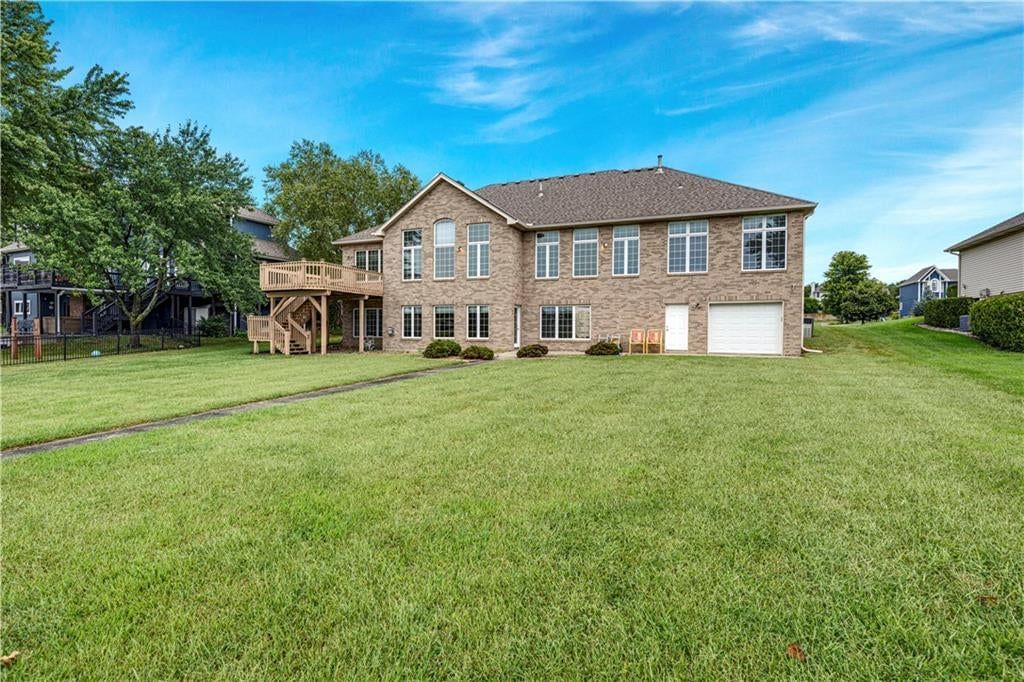 Photo 36 of 39 - 15613 Cedar Lane, Basehor, KS 66007