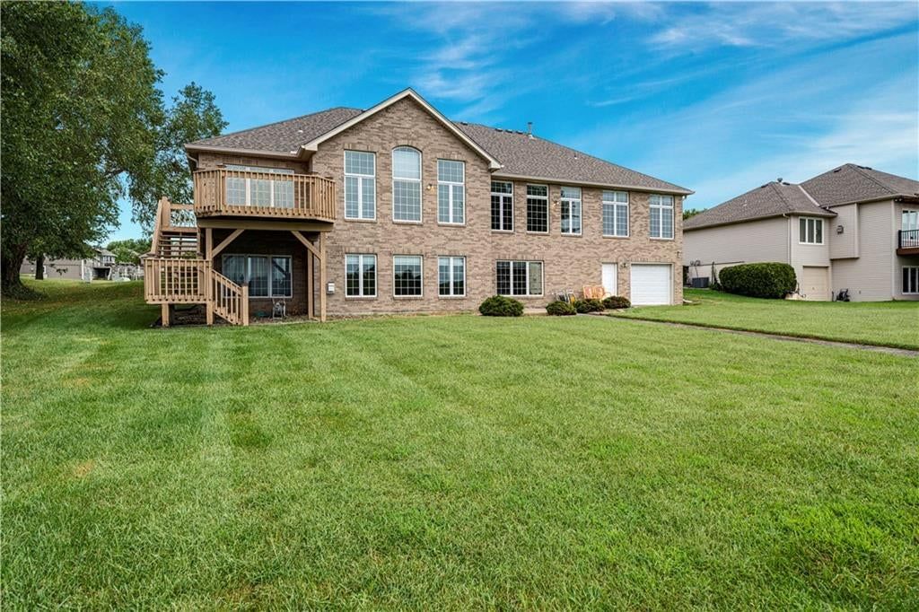 Photo 37 of 39 - 15613 Cedar Lane, Basehor, KS 66007