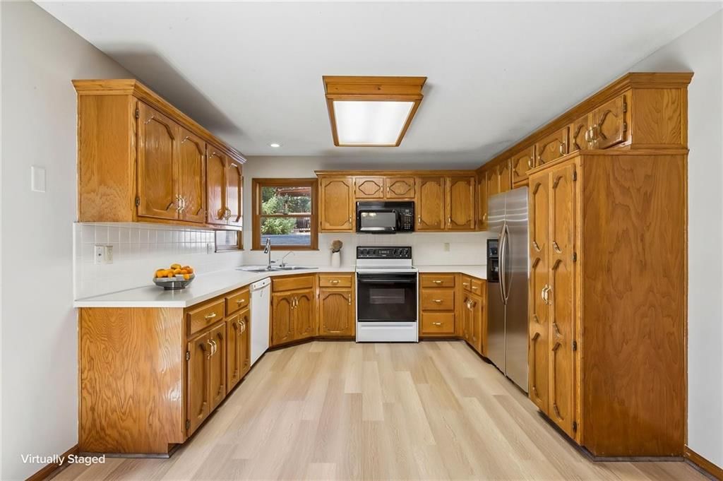 412 SE HAMILTON Court — photo 6