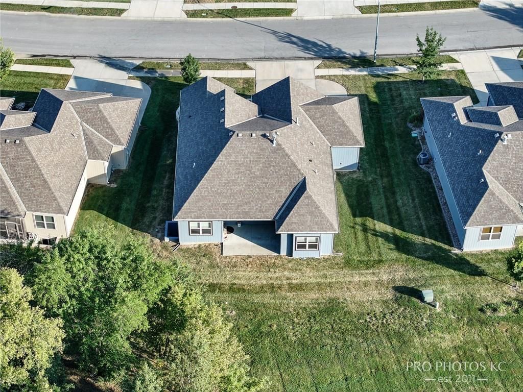 Photo 38 of 40 - 2003 Creek View Lane, Raymore, MO 64083