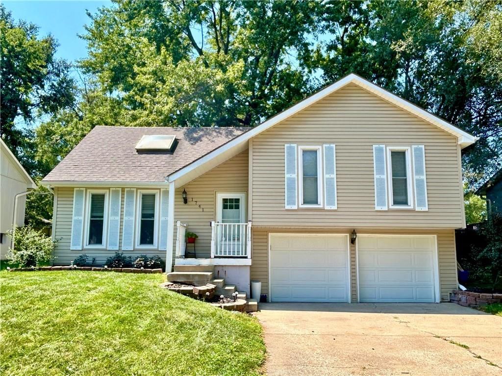 1741 W Normandy Drive, Olathe, KS