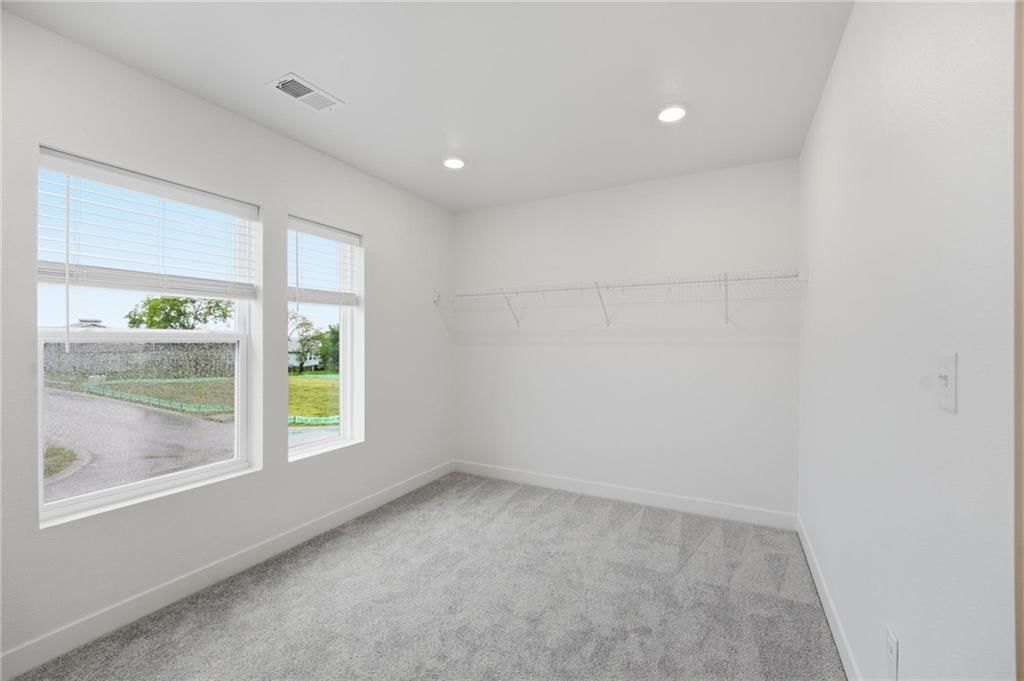 Photo 20 of 22 - 1521 Portsmouth Lane, Raymore, MO 64083