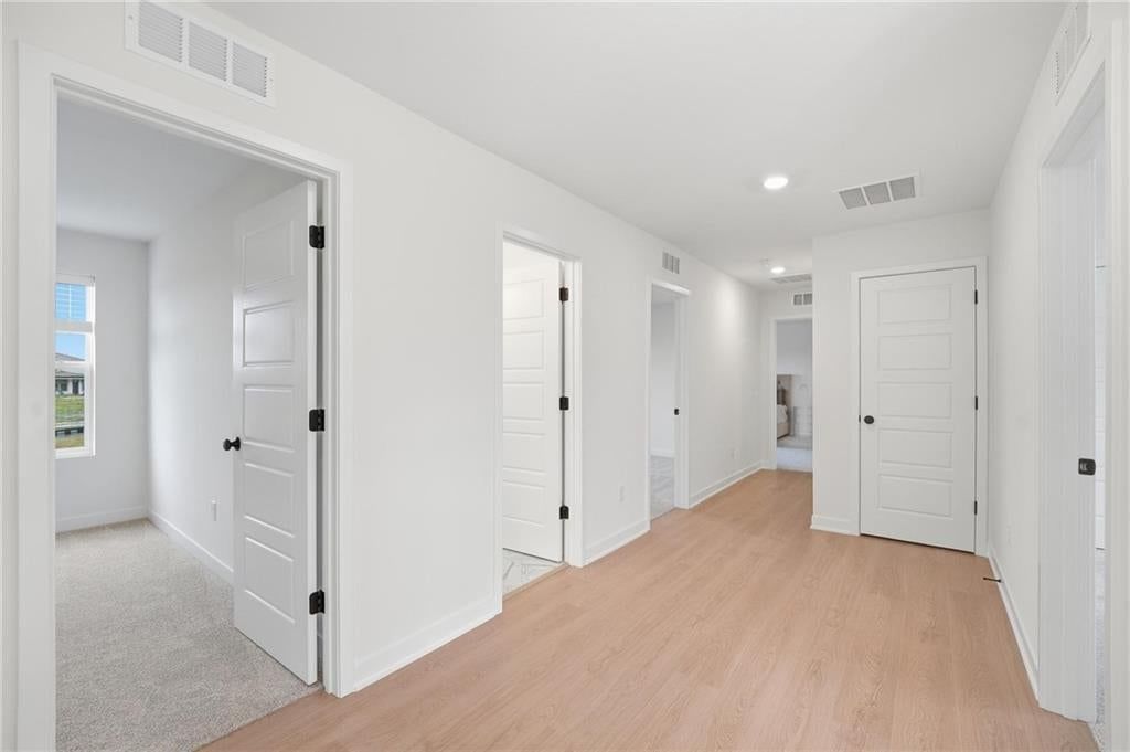 Photo 16 of 22 - 1521 Portsmouth Lane, Raymore, MO 64083