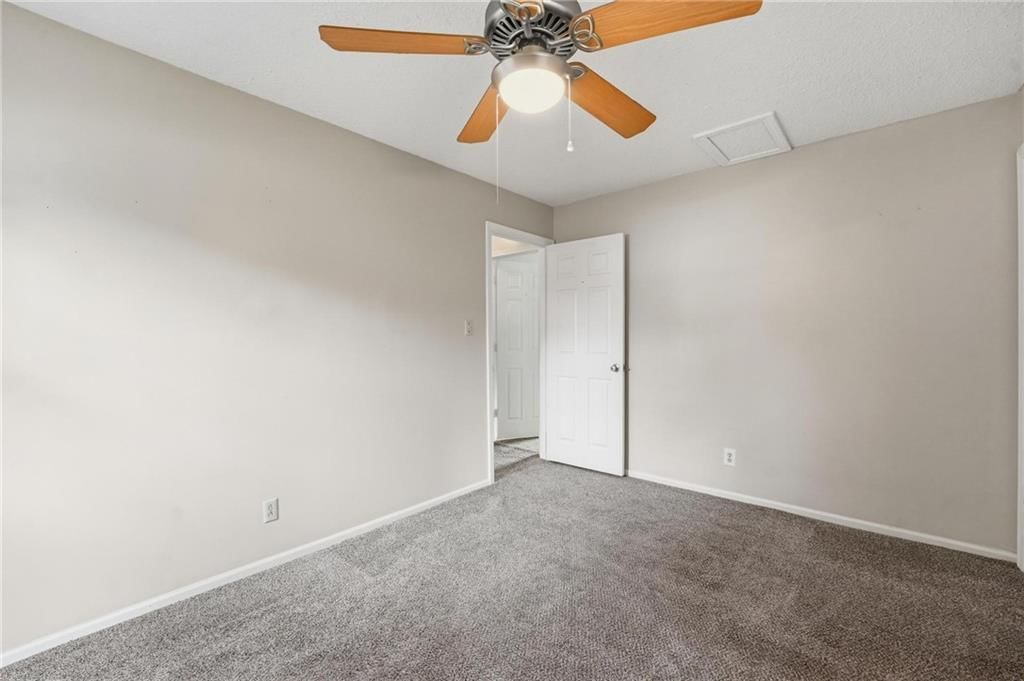 1404 Shawnee Street — photo 10