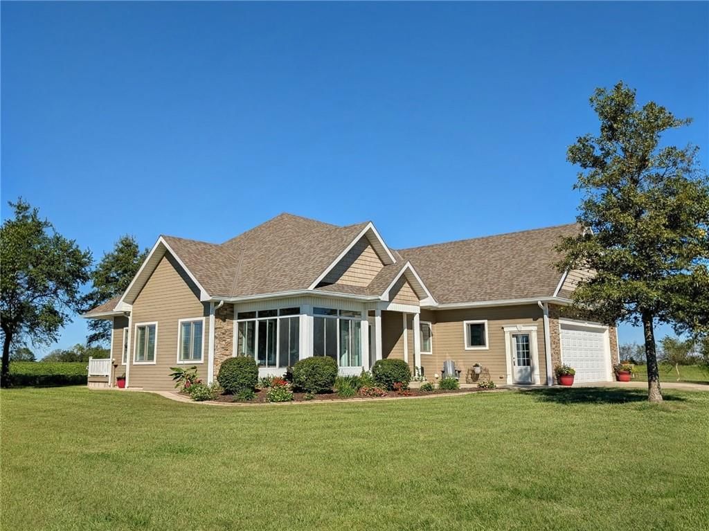 24496 Pleasant Valley Road, Wellsville, KS: listing photo 2
