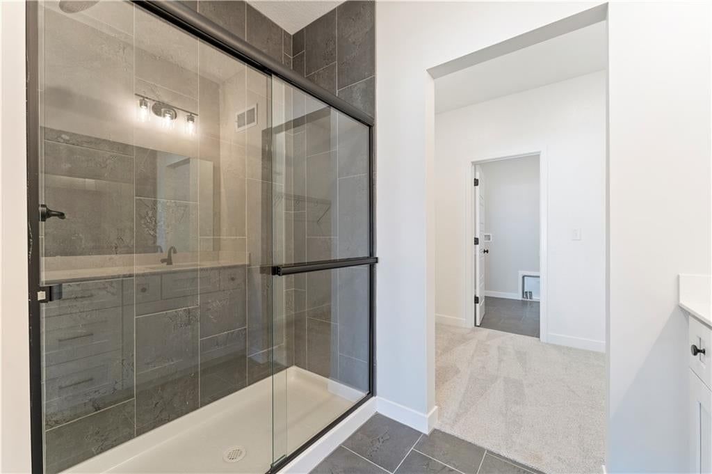 Photo 18 of 19 - 1525 Portsmouth Lane, Raymore, MO 64083