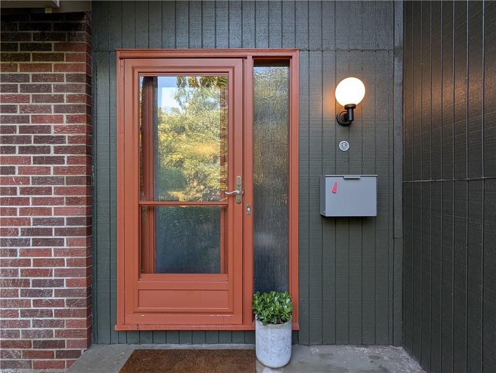 10050 Roe Avenue — photo 4