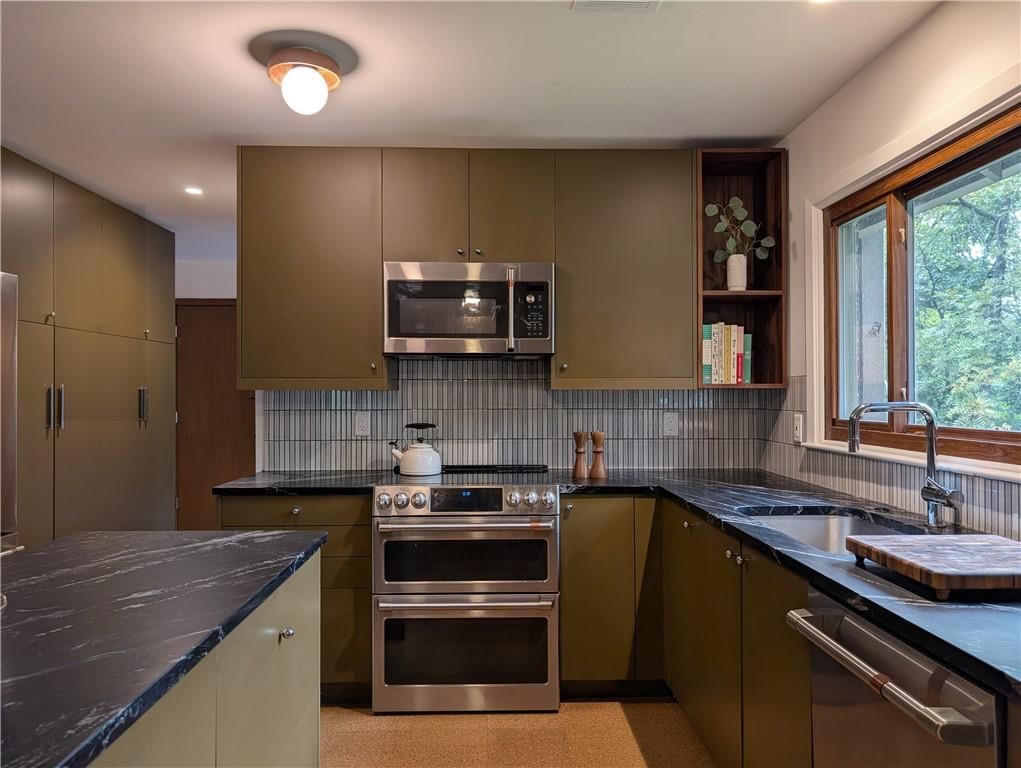 10050 Roe Avenue — photo 7