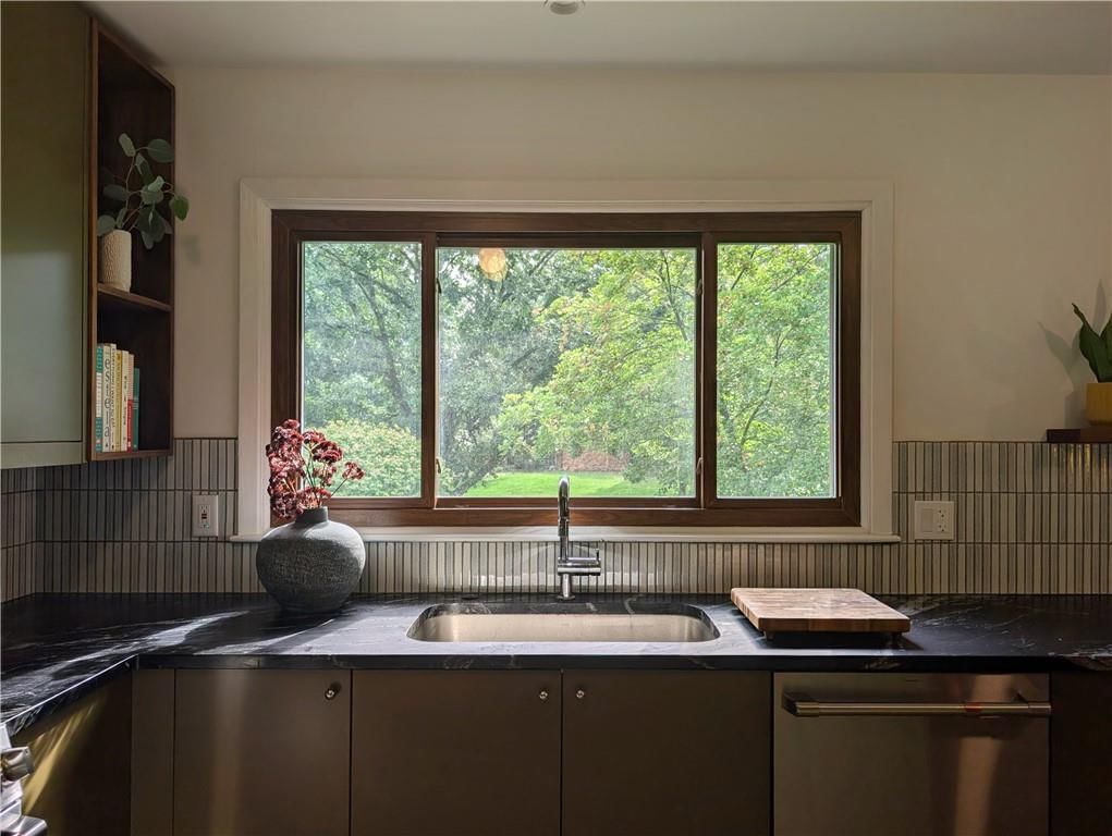 10050 Roe Avenue — photo 10