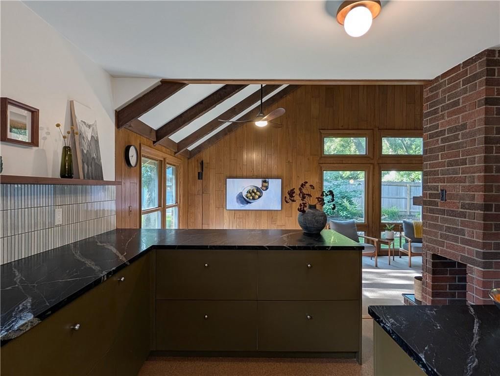 10050 Roe Avenue — photo 11