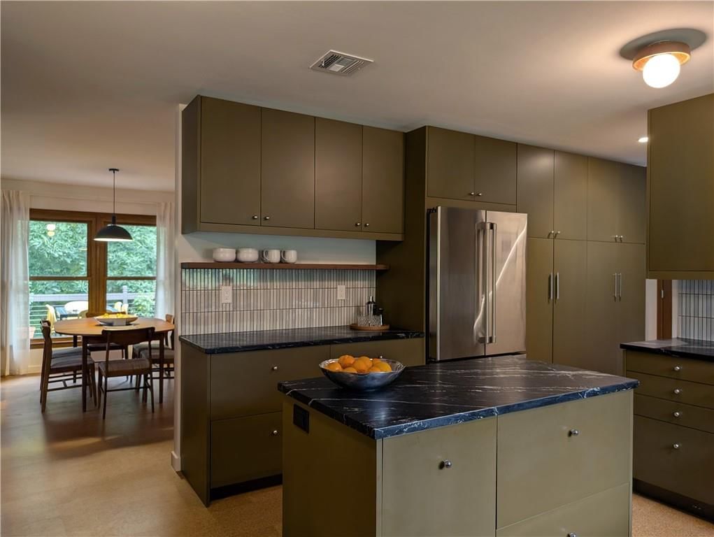 10050 Roe Avenue — photo 12
