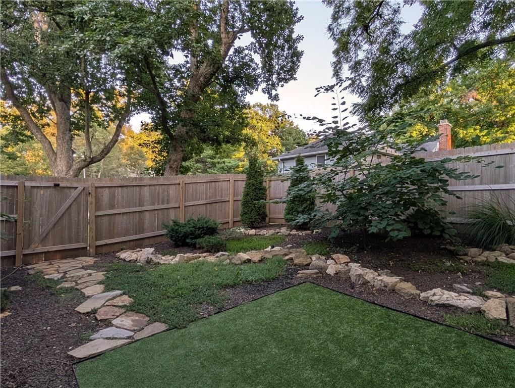 10050 Roe Avenue — photo 45