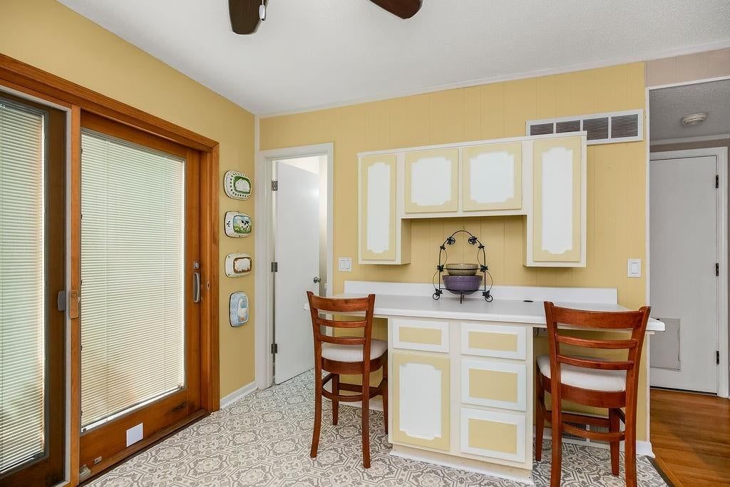 Photo 8 of 33 - 6808 N Askew Avenue, Gladstone, MO 64119