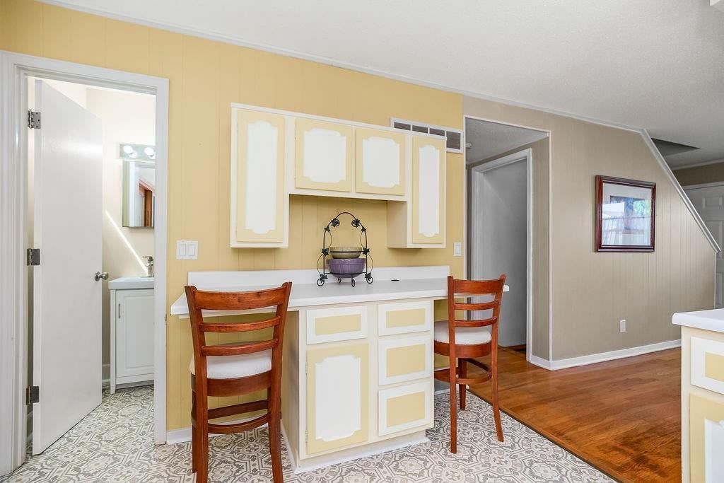 Photo 9 of 33 - 6808 N Askew Avenue, Gladstone, MO 64119