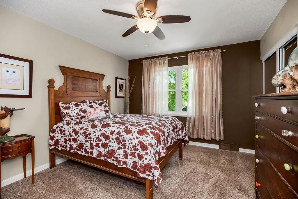 Photo 12 of 33 - 6808 N Askew Avenue, Gladstone, MO 64119