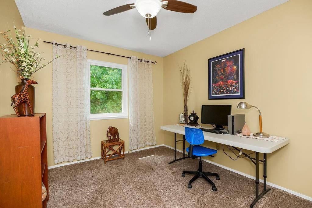 Photo 14 of 33 - 6808 N Askew Avenue, Gladstone, MO 64119