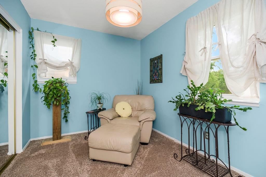 Photo 16 of 33 - 6808 N Askew Avenue, Gladstone, MO 64119