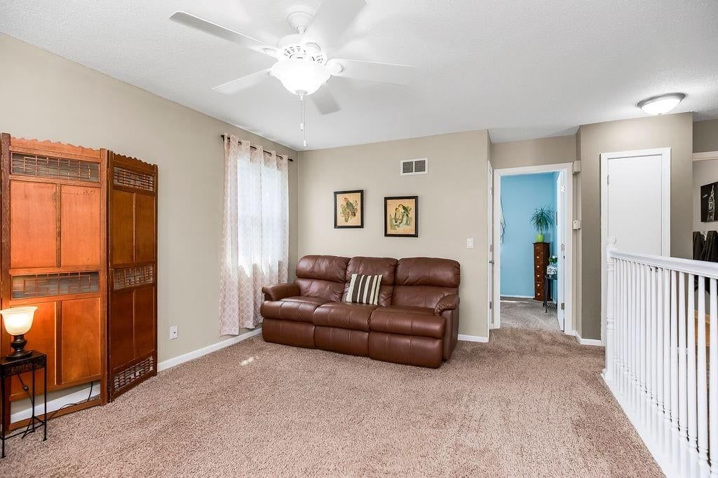 Photo 18 of 33 - 6808 N Askew Avenue, Gladstone, MO 64119