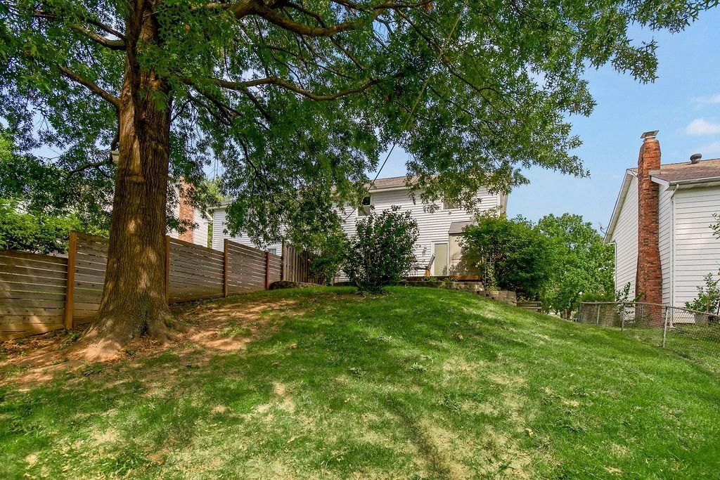 Photo 27 of 33 - 6808 N Askew Avenue, Gladstone, MO 64119