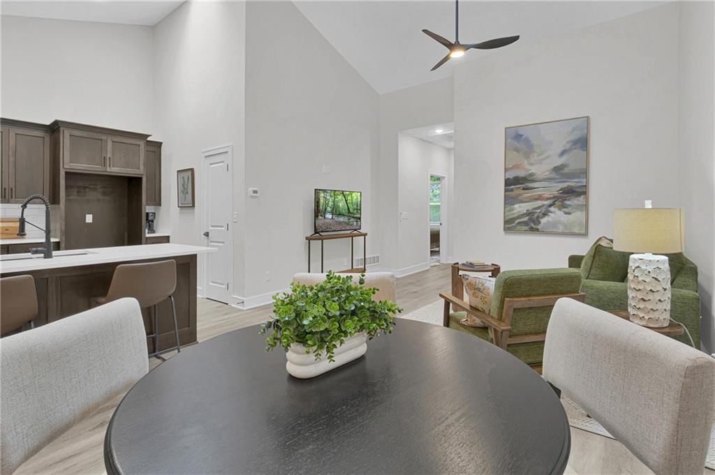 Photo 9 of 48 - 5821 Hunter Court, Raytown, MO 64133