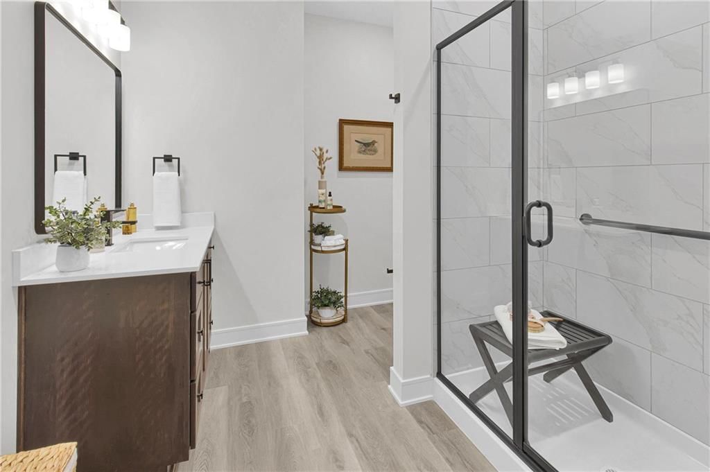 Photo 17 of 48 - 5821 Hunter Court, Raytown, MO 64133