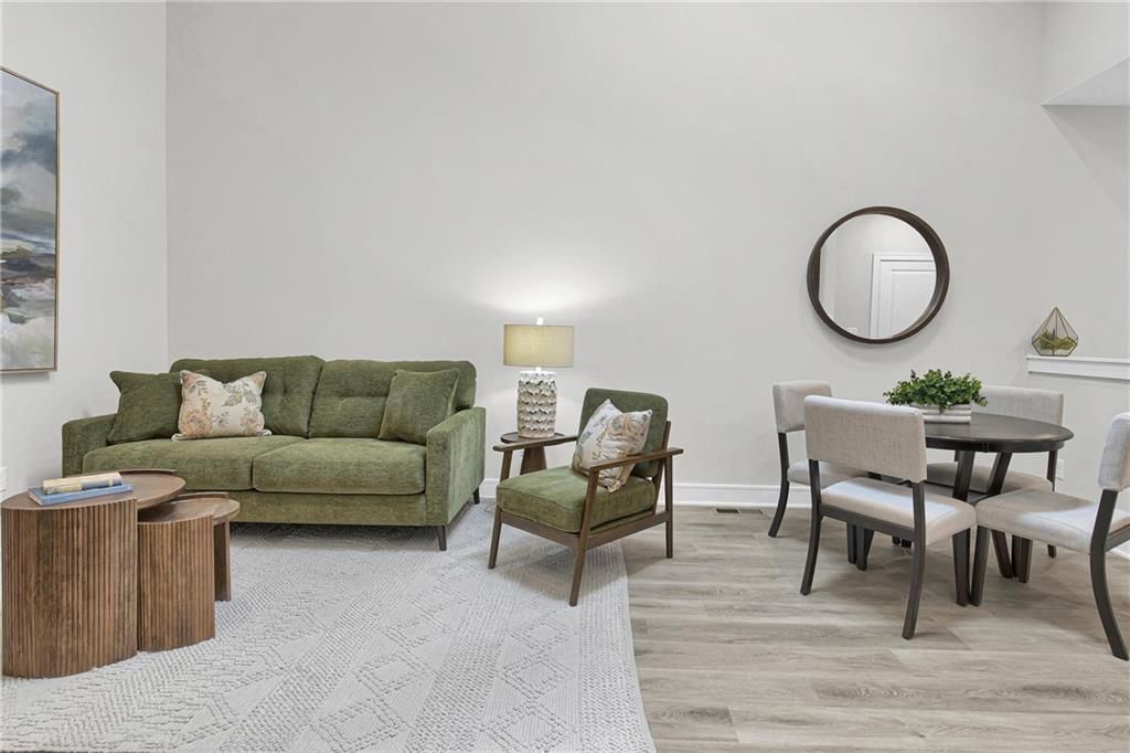 Photo 31 of 48 - 5821 Hunter Court, Raytown, MO 64133