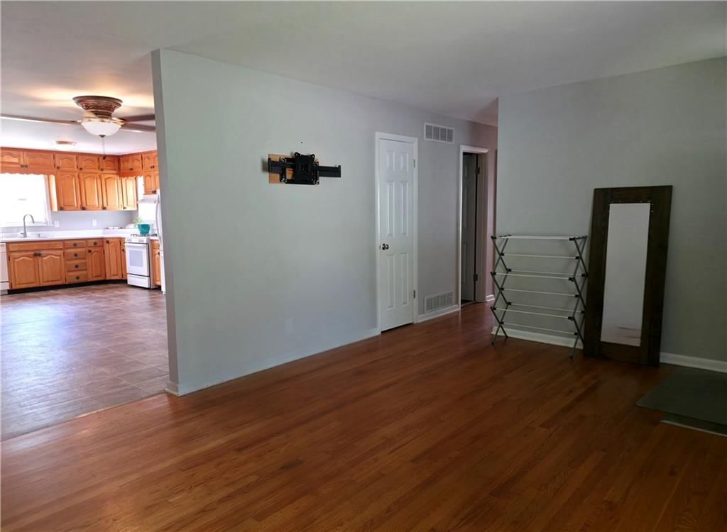 2623 Vernon Street, North Kansas City, MO: listing photo 3