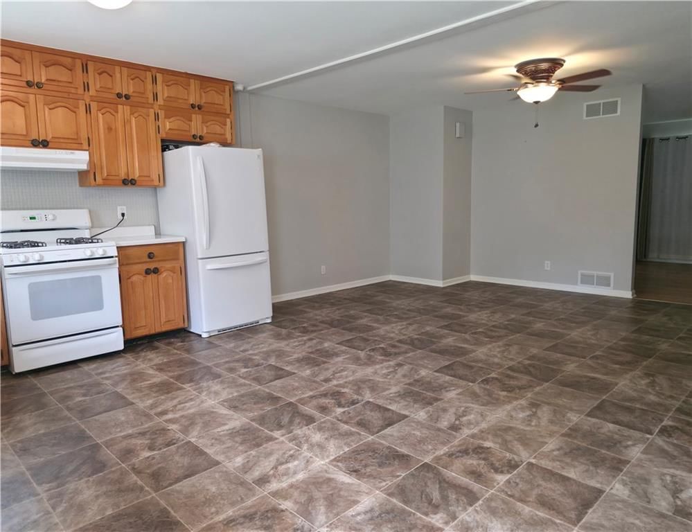 Photo 7 of 44 - 2623 Vernon Street, North Kansas City, MO 64116