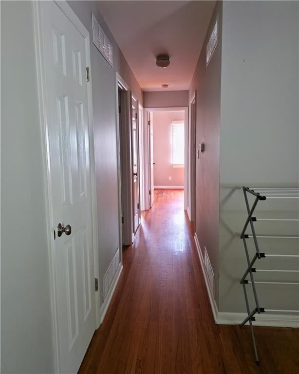 Photo 9 of 44 - 2623 Vernon Street, North Kansas City, MO 64116