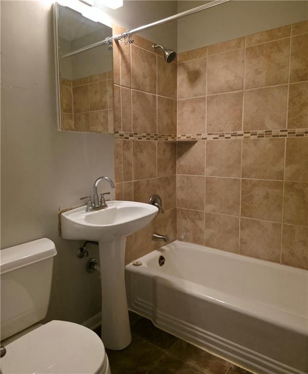 Photo 10 of 44, 2623 Vernon Street, North Kansas City, MO 64116