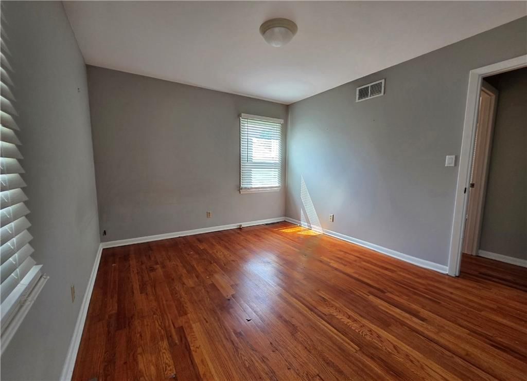 Photo 15 of 44, 2623 Vernon Street, North Kansas City, MO 64116