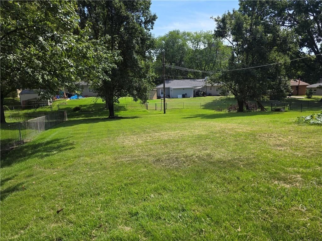 Photo 18 of 44, 2623 Vernon Street, North Kansas City, MO 64116